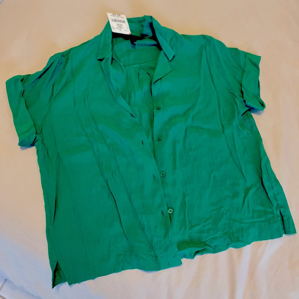 Banana Republic emerald green button down shirt